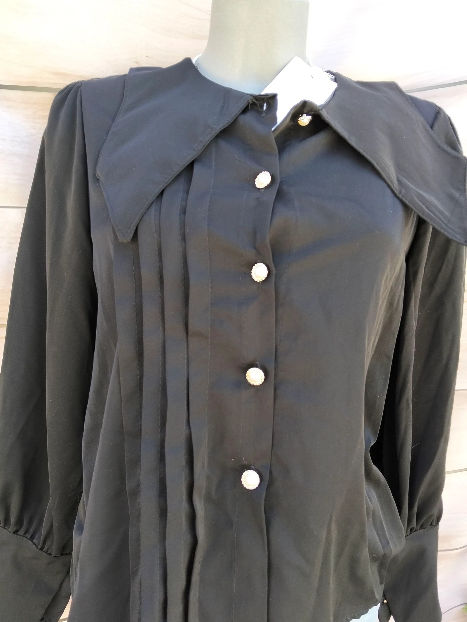 Camisa negra botones joya – photo 3